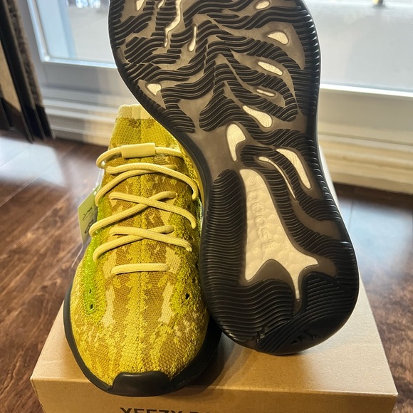 Yezzy Boost 380 - Picture 3 of 7